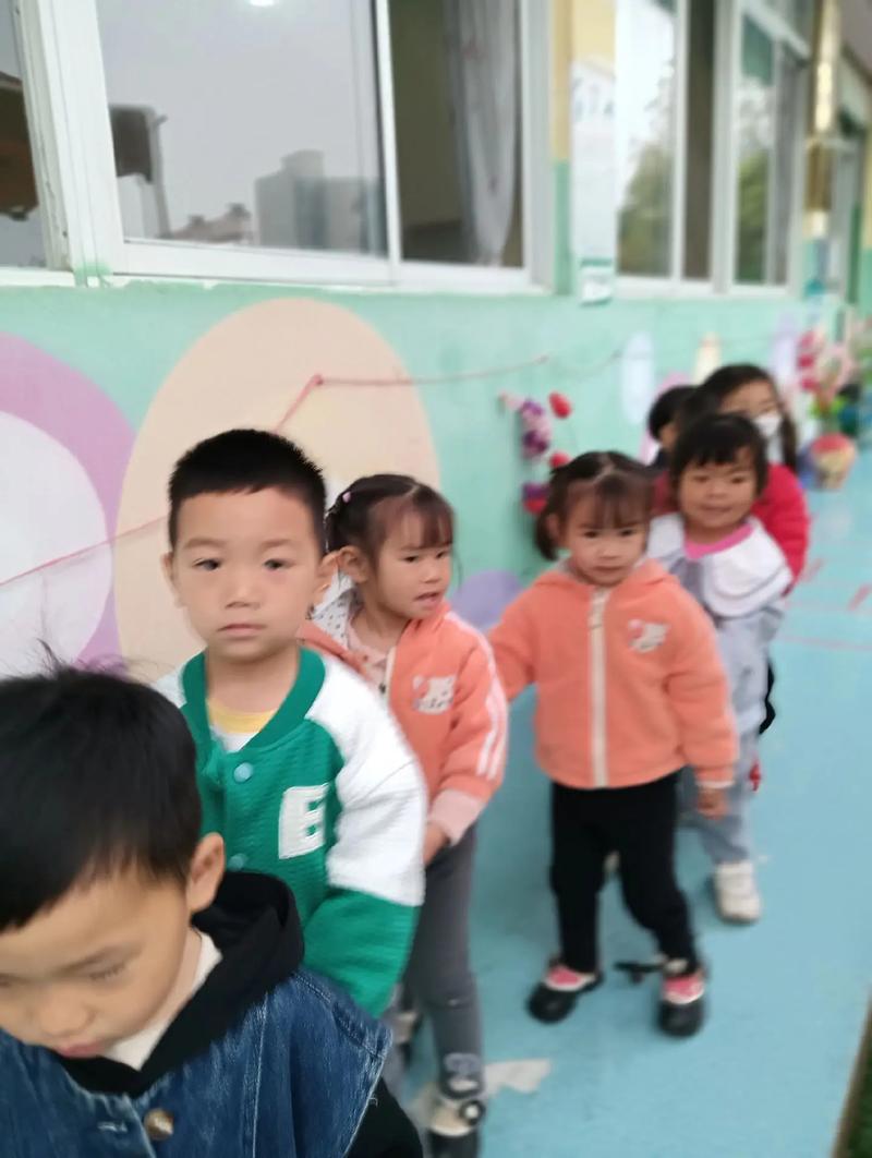 关爱成长，健康先行 龙游县小天使幼儿园与实验幼儿园六一体检活动纪实